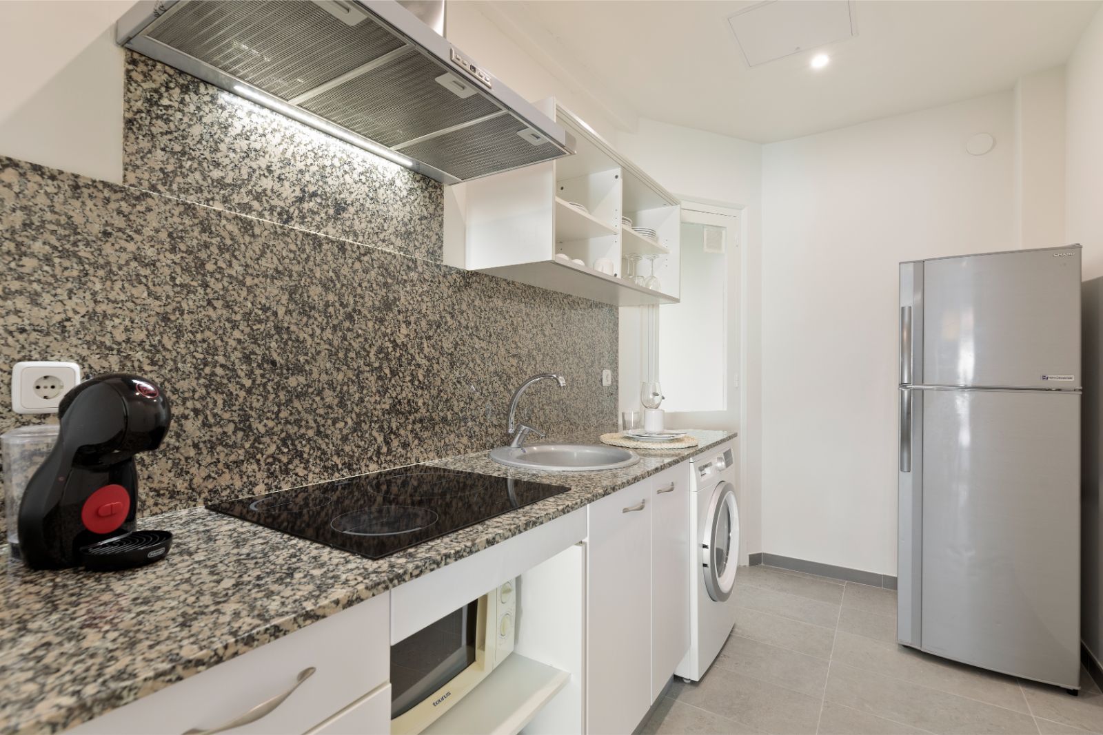 Standard Apartment with Terrace 2